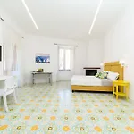 Sara Luxury 招待所 4*