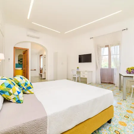 Casa de hóspedes Sara Luxury 4*