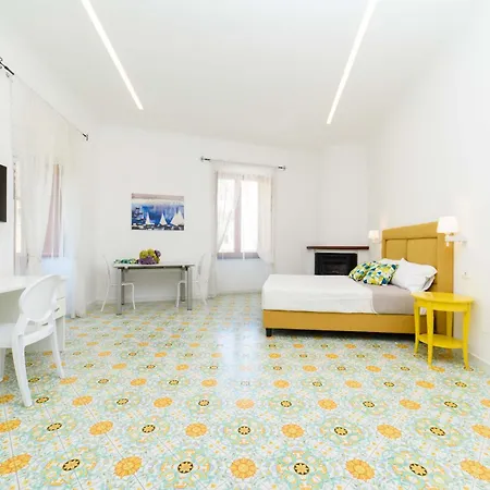 Sara Luxury Gæstehus 4*
