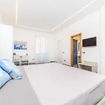 Sara Luxury