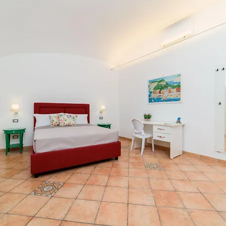 Πανσιόν Sara Luxury 4*
