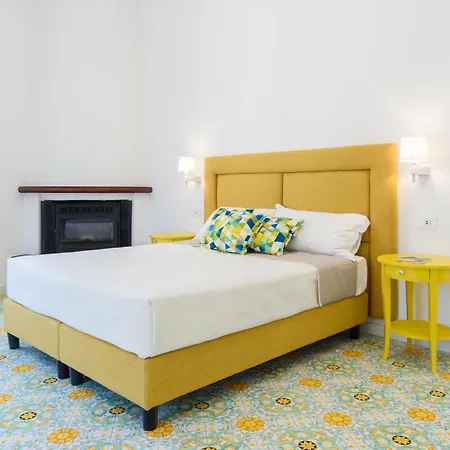 Sara Luxury Guest house Meta