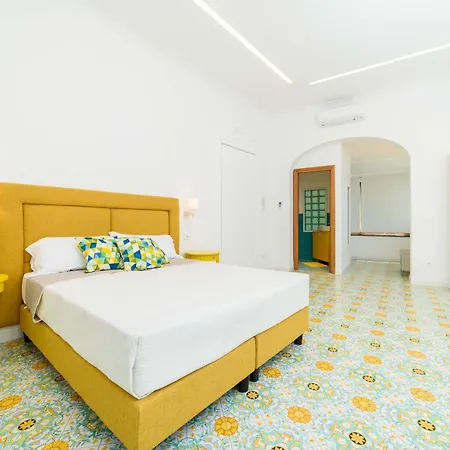Sara Luxury
